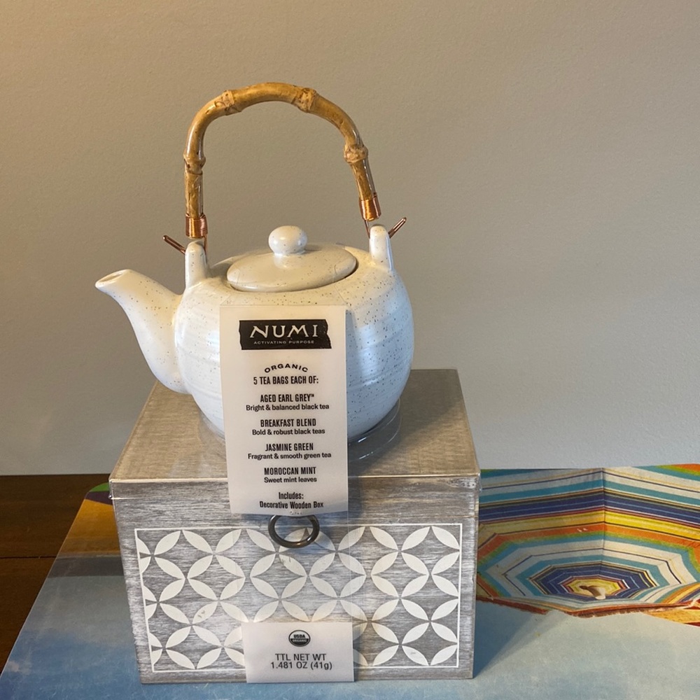 Numi Teapot Tower Gift